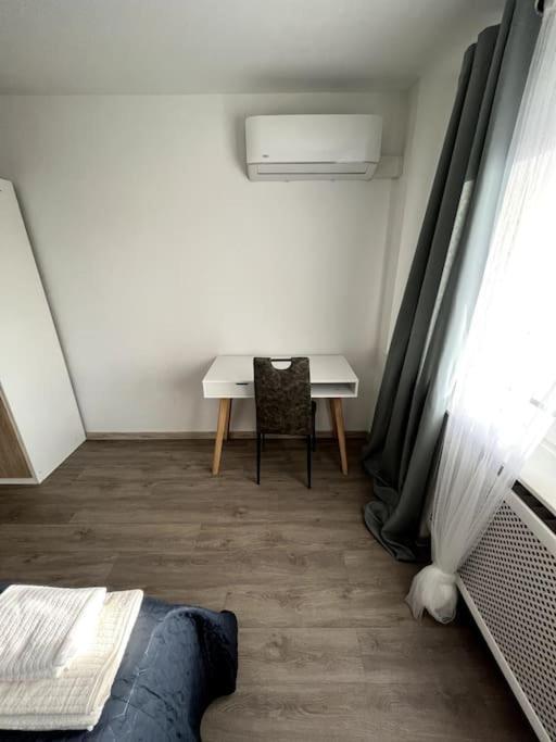 אופנבורג Familienwohnung Naehe Europapark, Messe, Gifiz See מראה חיצוני תמונה