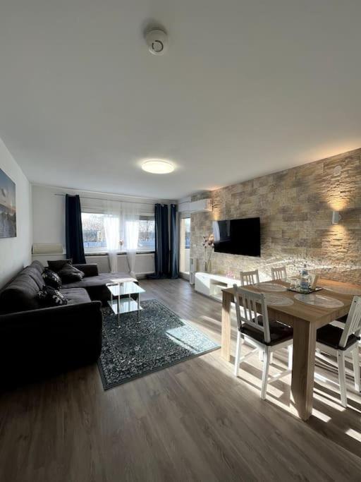 אופנבורג Familienwohnung Naehe Europapark, Messe, Gifiz See מראה חיצוני תמונה