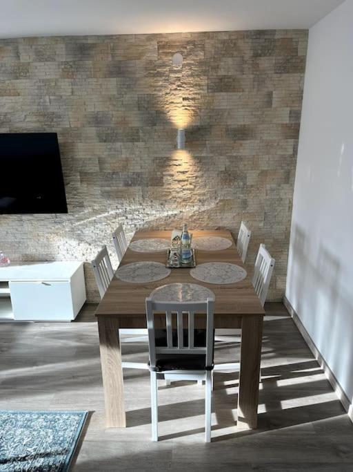 אופנבורג Familienwohnung Naehe Europapark, Messe, Gifiz See מראה חיצוני תמונה