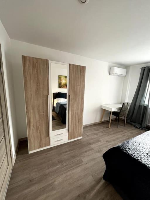 אופנבורג Familienwohnung Naehe Europapark, Messe, Gifiz See מראה חיצוני תמונה
